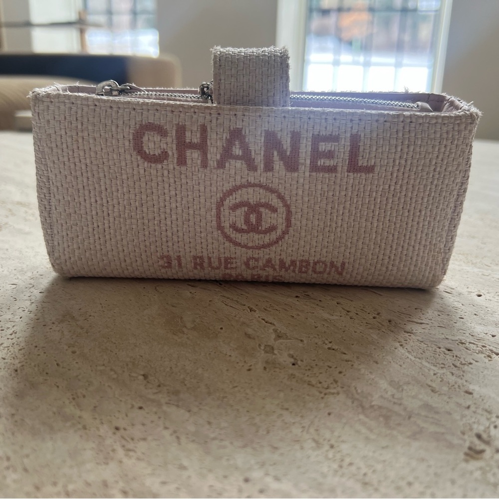 CHANEL 💯 Authentic Deauville mini bag  CUTE!! Unicorn 💕💕 rare - Picture 3 of 11